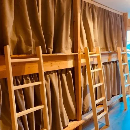 Freeride Restaurant & Camps Hostel Les Crosets