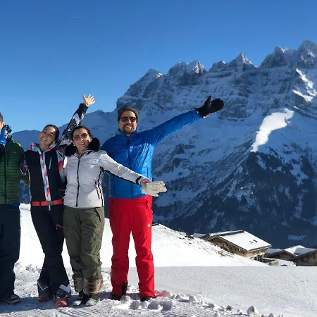 Freeride Restaurant & Camps ホステル