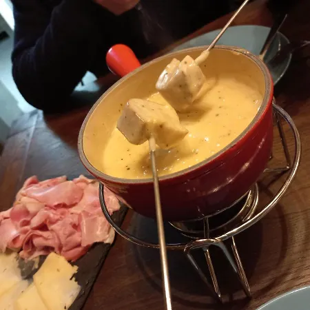 Freeride Restaurant & Camps Hostel Les Crosets