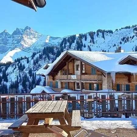 Vandrerhjem Freeride Restaurant & Camps