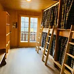 旅馆 Freeride Restaurant & Camps 莱斯·克洛塞特斯