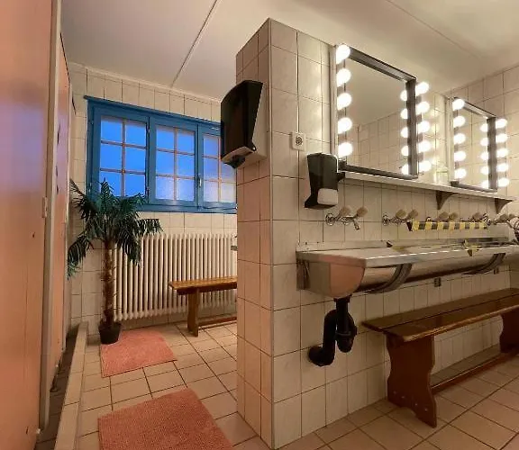 Freeride Restaurant & Camps Hostel *